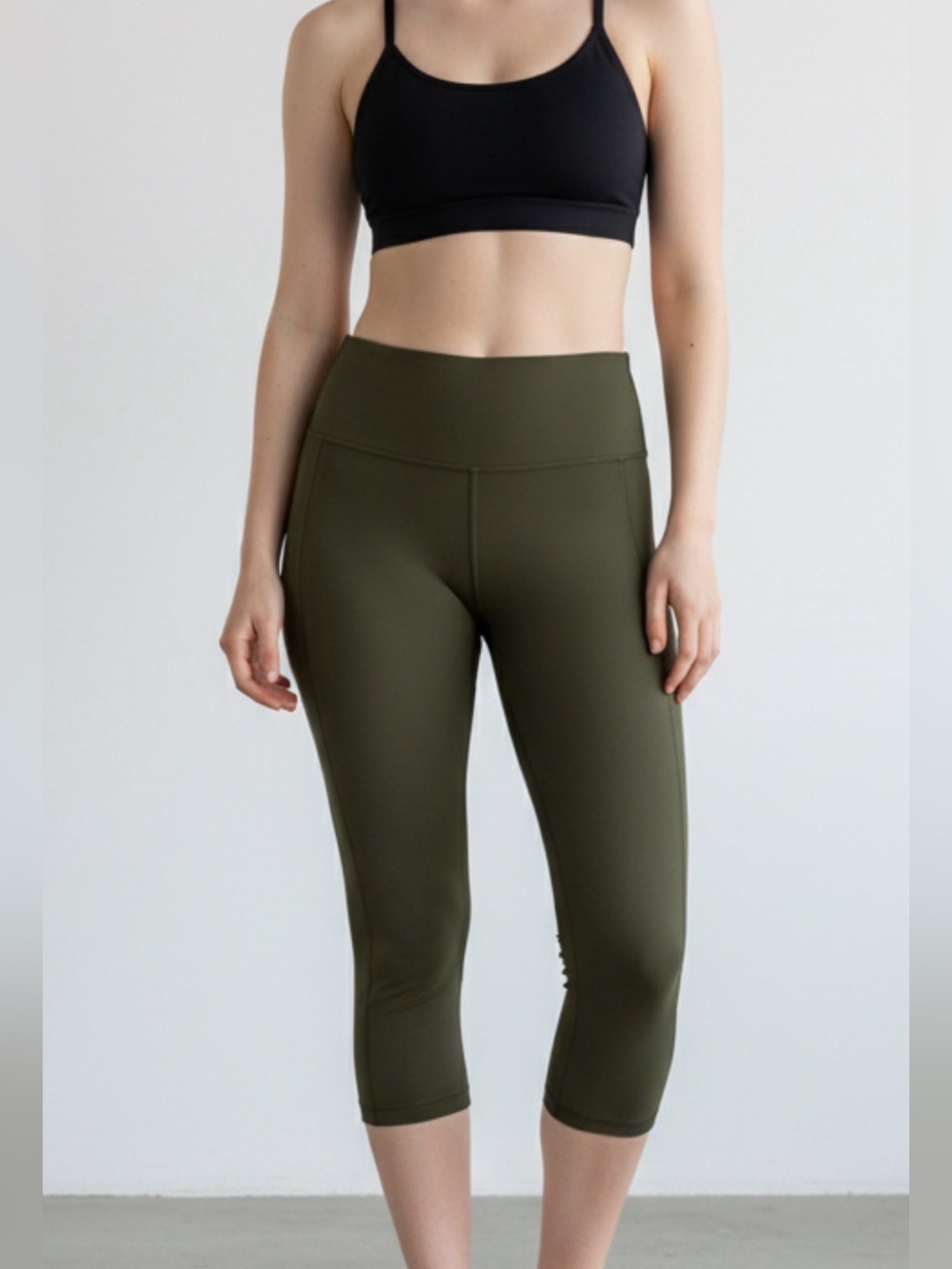 Cropped Lululemon leggings a size 10